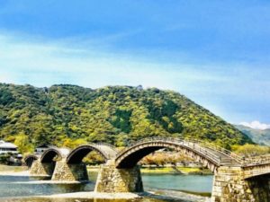 木造のアーチ橋「錦帯橋」